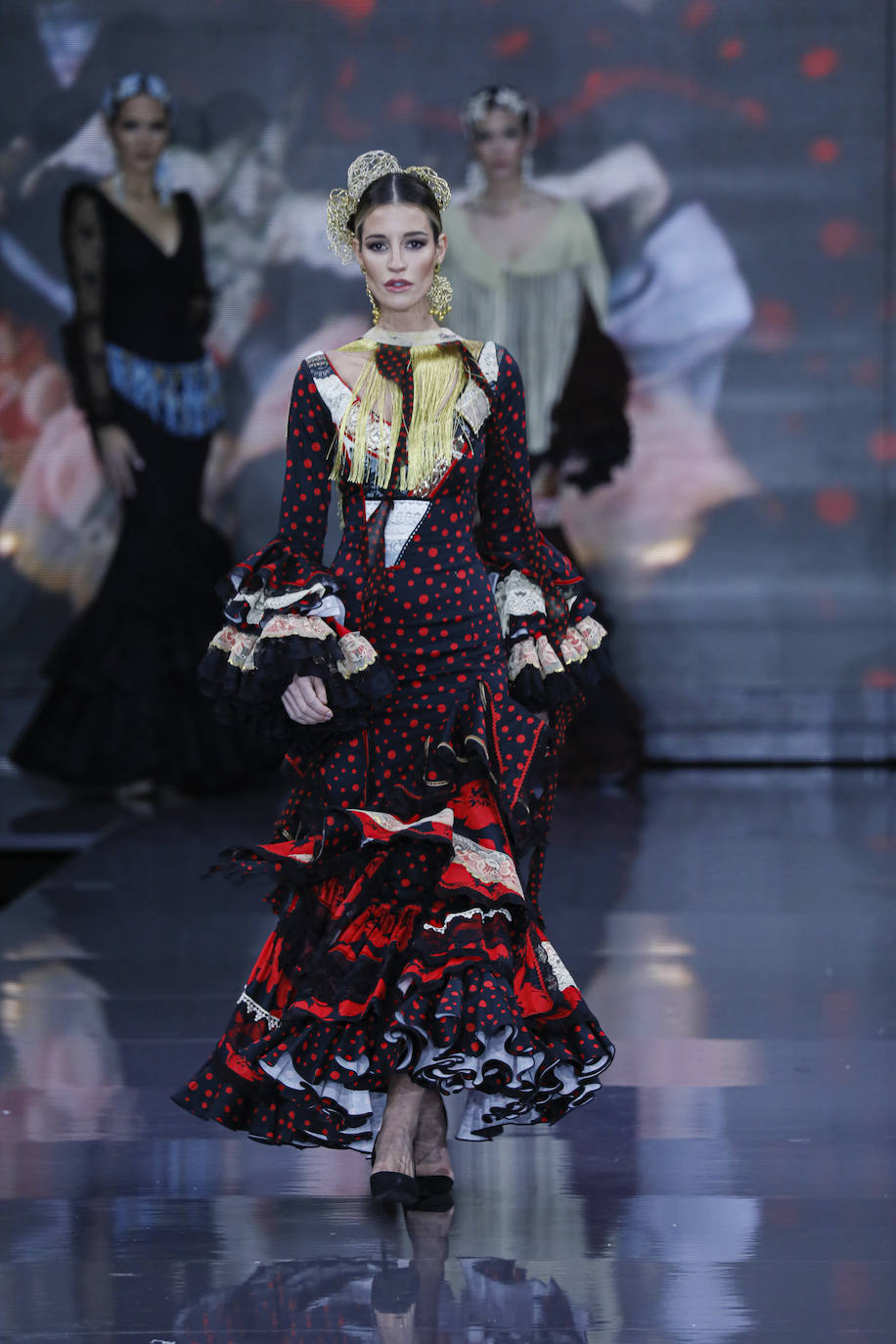 Desfile de Aurora Gaviño en SIMOF 2023 / J.M.Serrano