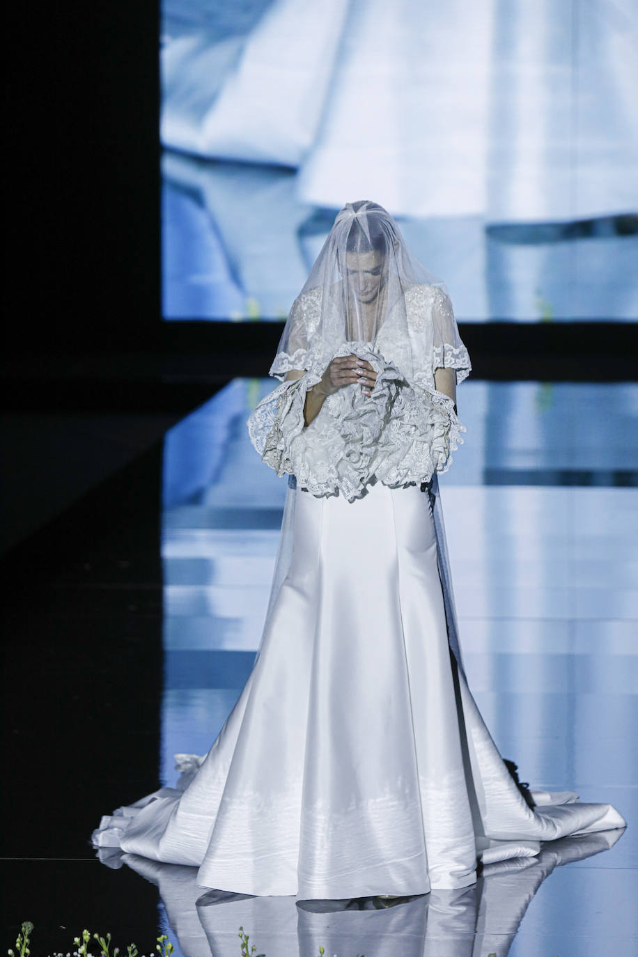 Desfile de Aurora Gaviño en SIMOF 2023 / J.M.Serrano