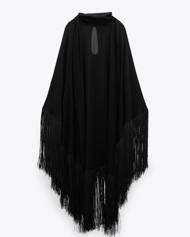 La nueva capa de flecos de Zara que agotarán las que quieran ir ...