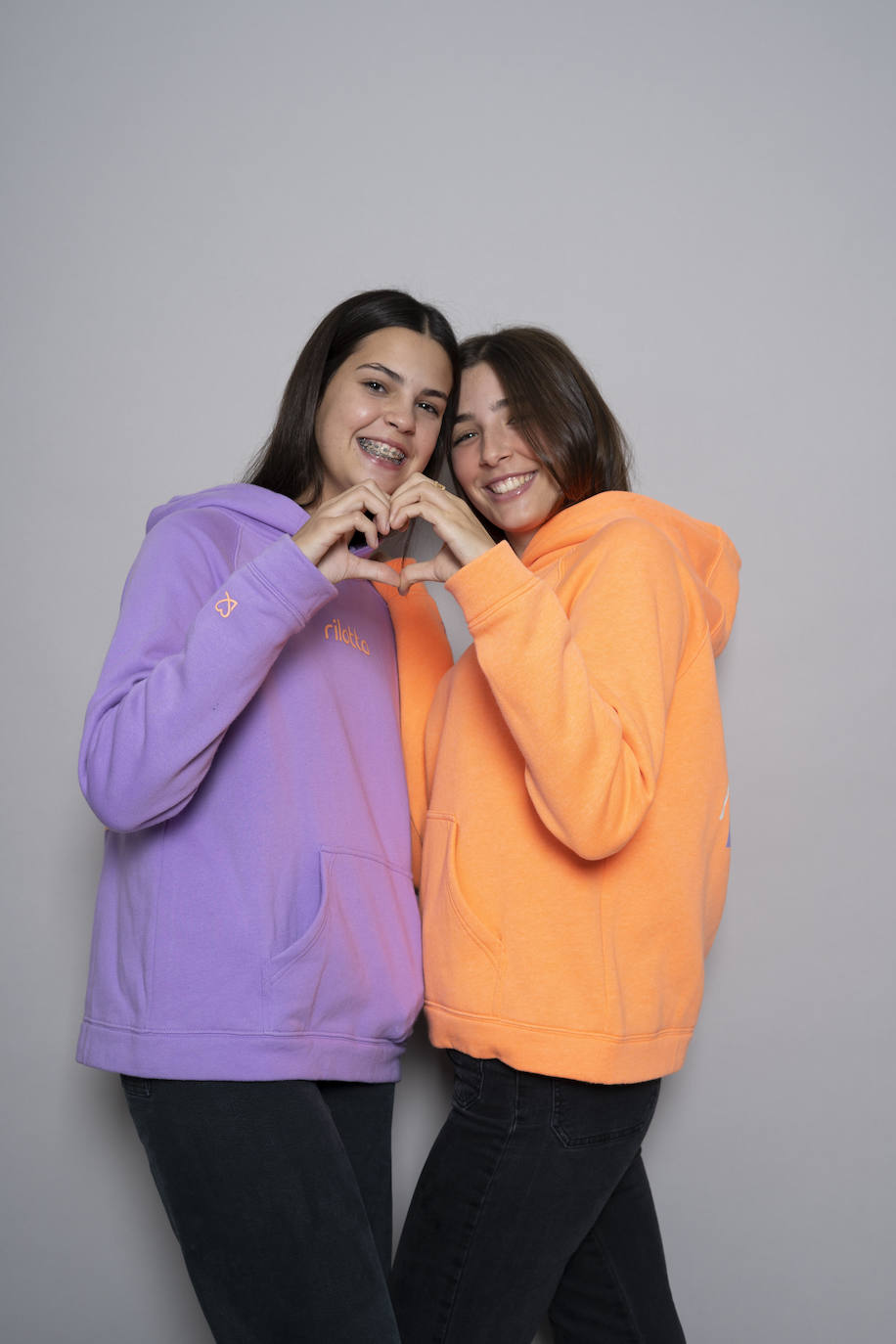 Así es Rilotta, la nueva marca creada por dos adolescentes que ha conquistado a la generación Z