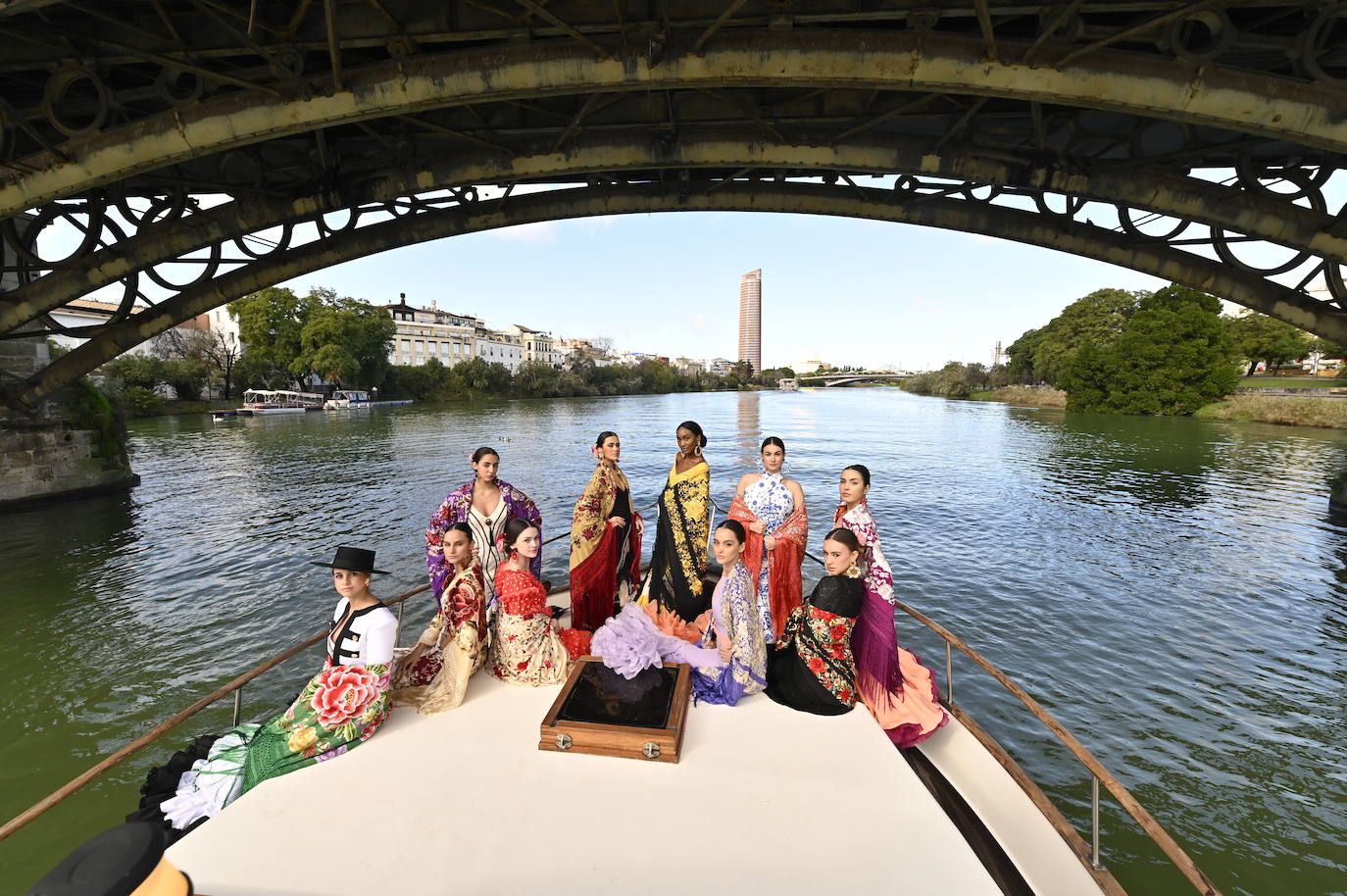 Simof 2024: Pasión por la tradición de la moda flamenca en un espacio de vanguardia