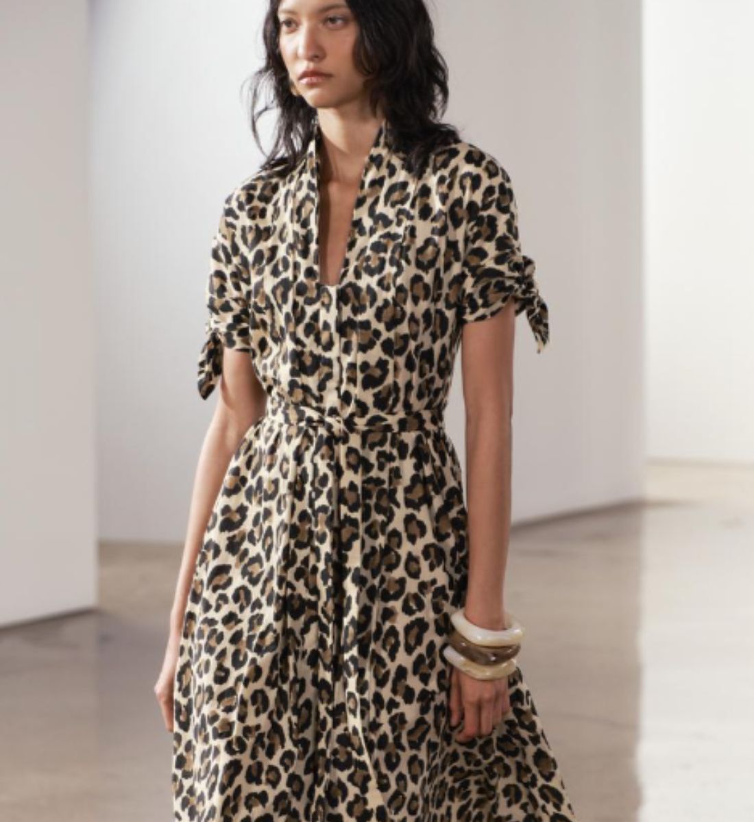 El vestido camisero de Zara que le sienta bien a cualquier talla