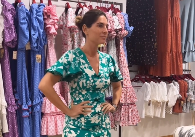 Lourdes Montes va a agotar las batas más originales para El Rocío 2024