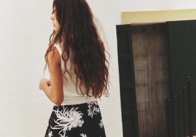 La falda pareo de flecos que toda amante de la Feria de Abril querrá para la playa