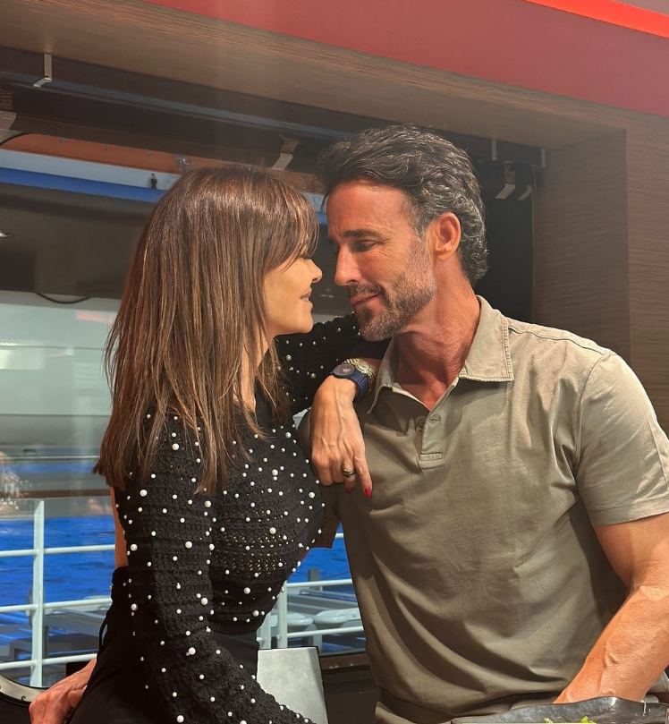 Álvaro Muñoz Escassi y María José Suárez ponen fin a su crisis con un crucero: “Nos hemos casado en el barco”