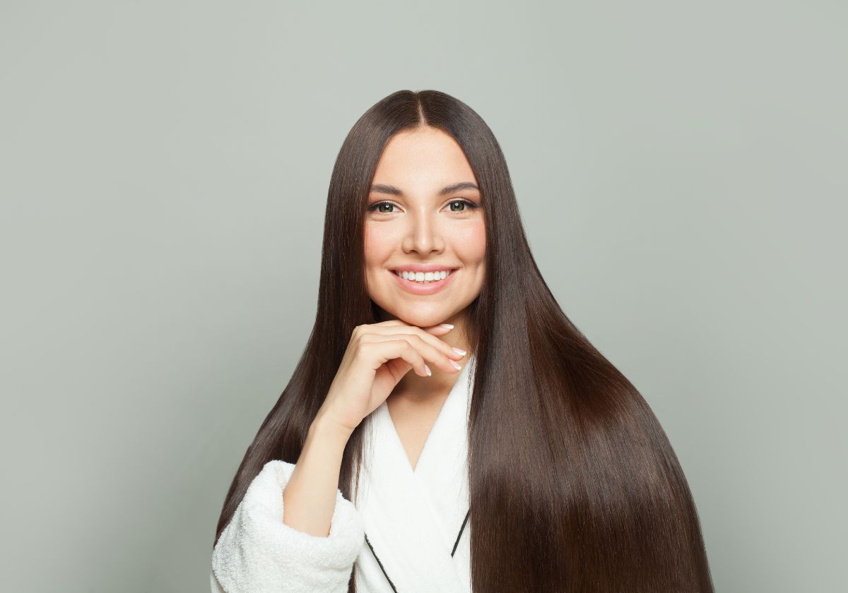 Adiós al frizz: el tratamiento de queratina en casa que mantiene el cabello liso durante meses