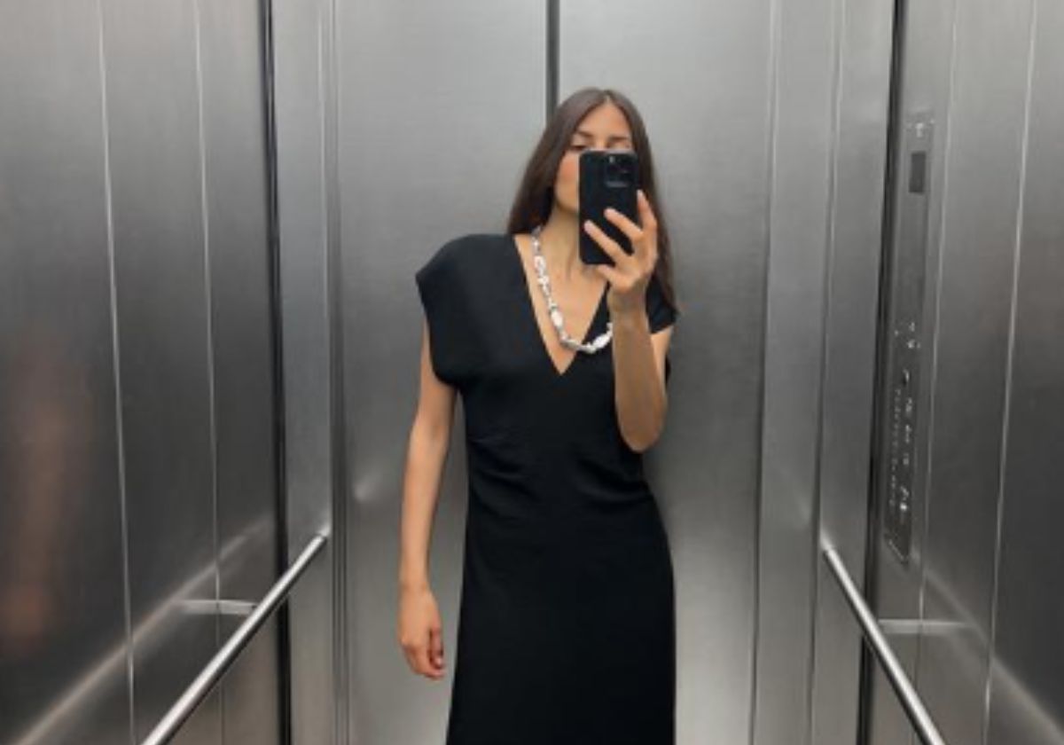 Este es el vestido viral de rebajas de Zara que cuesta solo 10 euros
