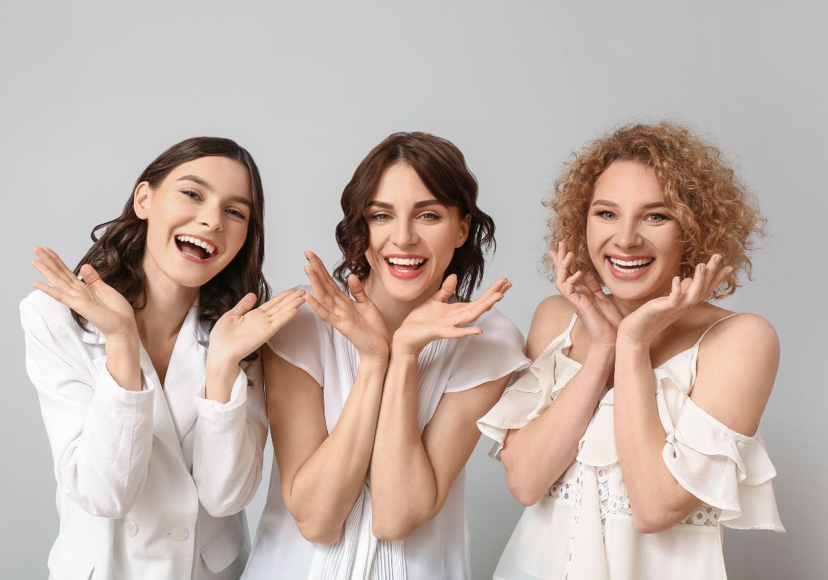 3 ideas de peinados para salir de fiesta si tienes el pelo largo, corto o rizado