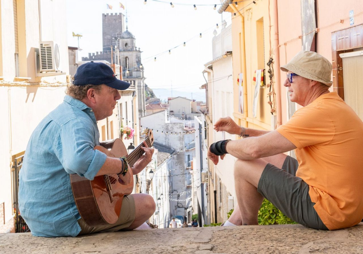 César Cadaval le dedica esta canción a su mujer por su aniversario: «Tú me has enseñado lo bonita que es la vida»