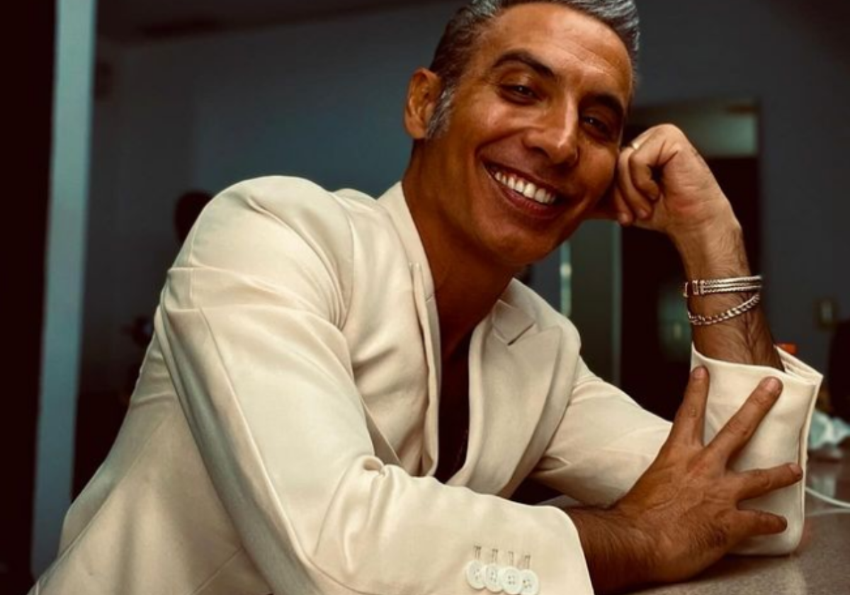 Pitingo sorprende a los novios en una boda en Marchena cantando ‘Ave María’