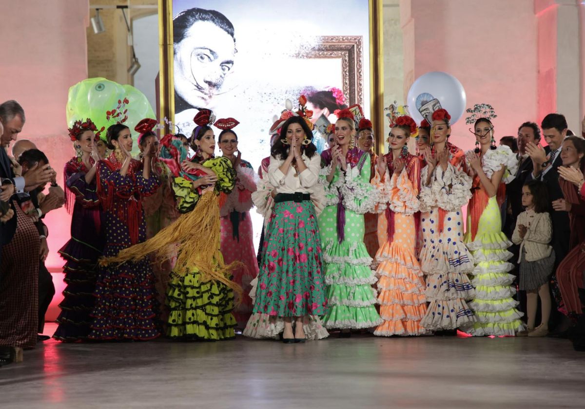 Rocío Peralta da el pistoletazo de salida a la moda flamenca con su desfile en homenaje a Salvador Dalí