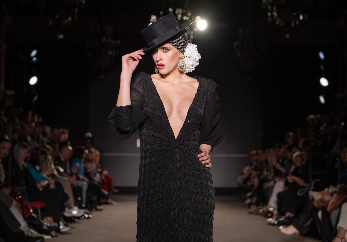 We Love Flamenco 2025, así ha sido la quinta jornada de desfiles: el rojo, el negro y el blanco, protagonistas absolutos