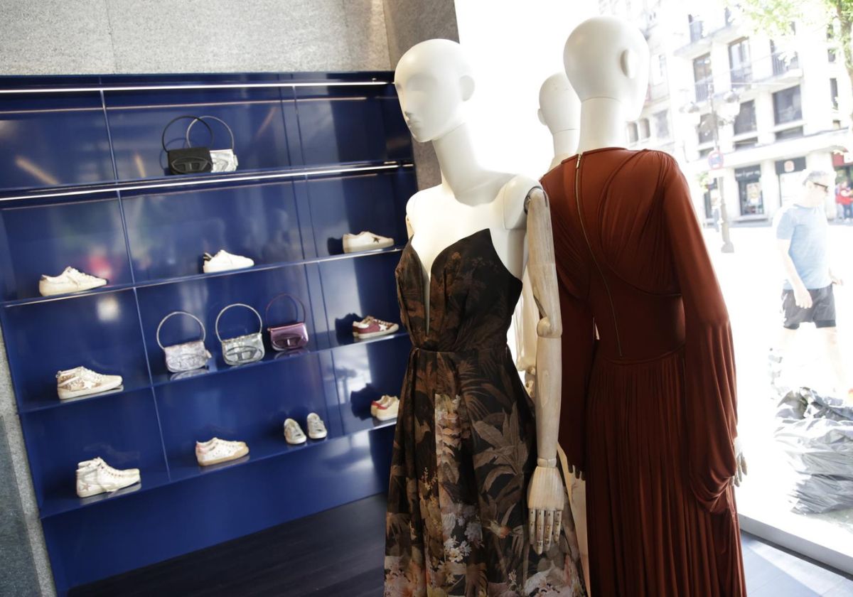 Así es la nueva tienda de MKR trend makers en el centro de Sevilla, en imágenes