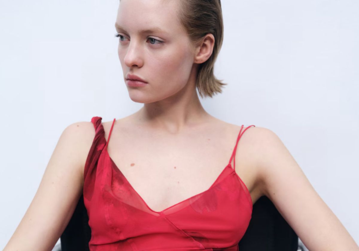 Mango tiene el vestido perfecto para bodas, bautizos y comuniones: es rojo y queda bien en todas las tallas