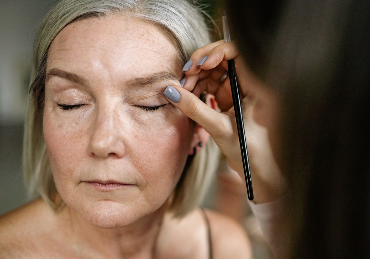 Soy maquilladora y esta es la línea que deberían seguir las mayores de 40 al maquillarse: “Esto acentúa las arrugas”