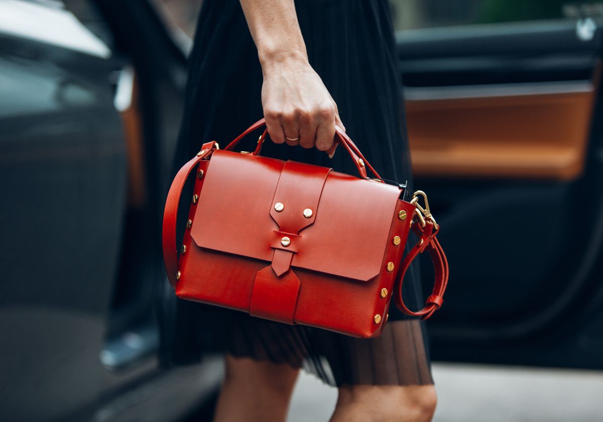 El accesorio retro para el bolso que puedes usar en cualquier bar por 1 euro: “Te va a salvar la existencia”