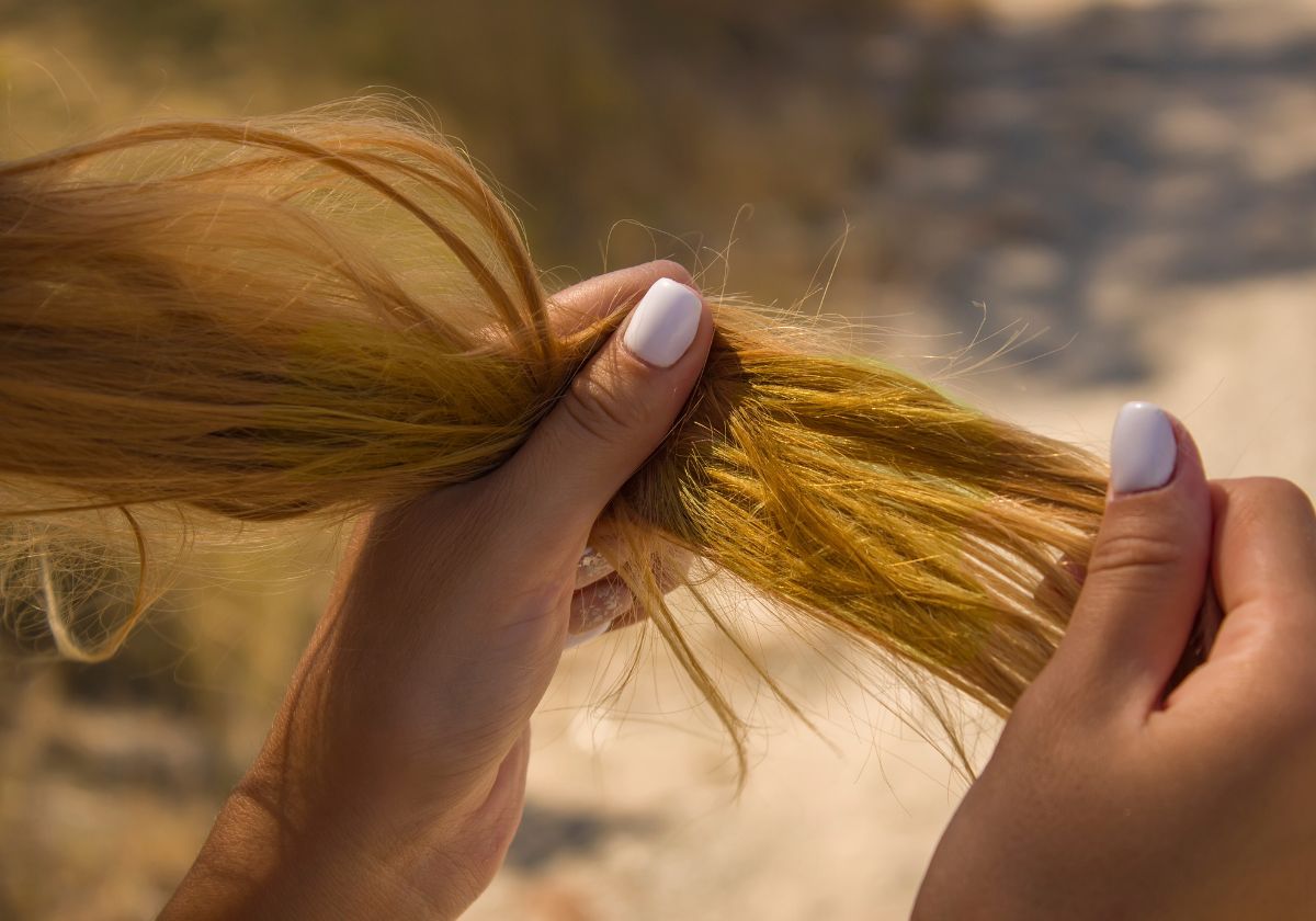 ¿Se te ha puesto el pelo verde después de la piscina? Así puedes eliminarlo y prevenirlo: “No es el fin del mundo, pero sí una señal de…”