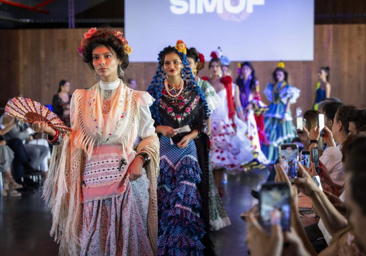 SIMOF aterriza en Madrid: estas son las novedades y los diseños de la nueva edición del gran evento de moda flamenca