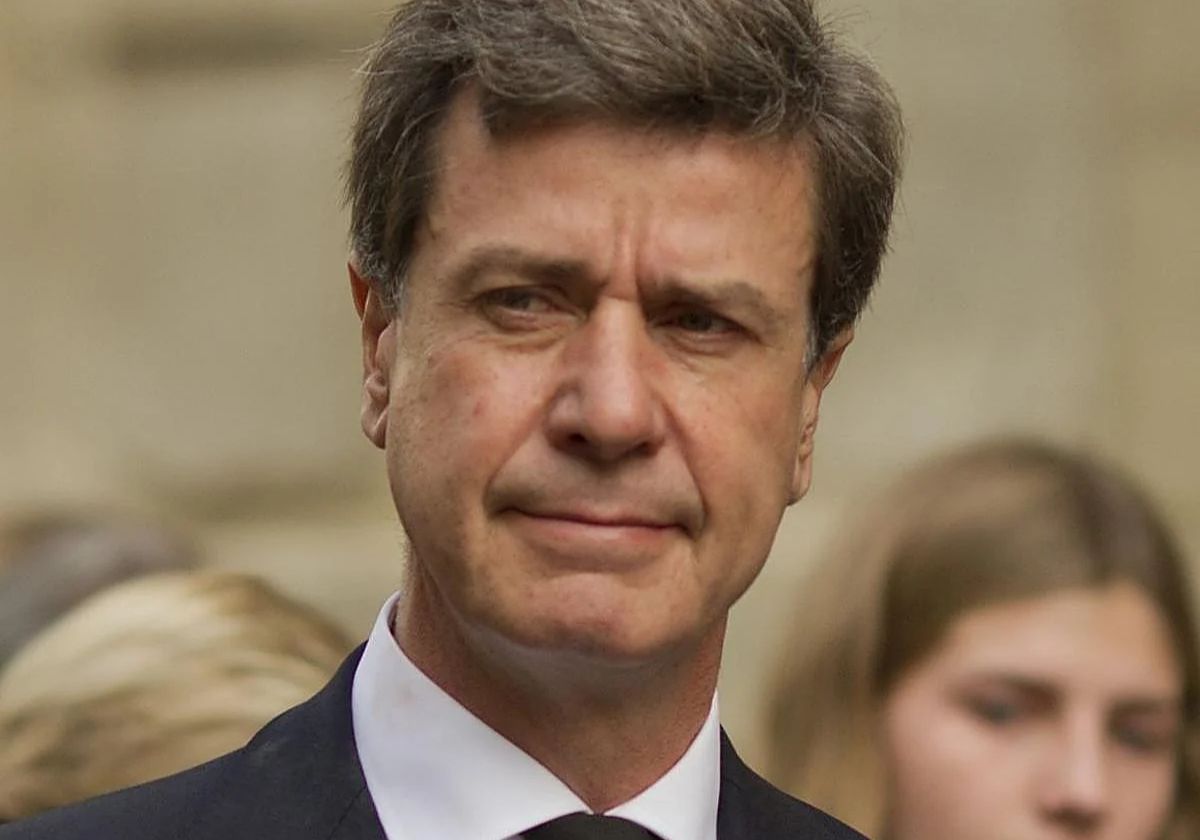 Cayetano Martínez de Irujo cancela la misa funeral por la duquesa de Alba: “No tiene ganas de nada”