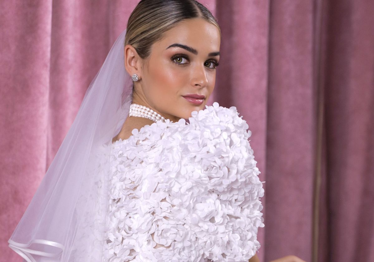 Volantes midi, espalda abierta y mucho drapeado: así es la nueva colección de novia de esta firma sevillana