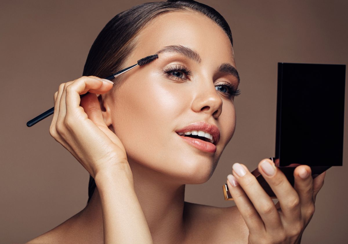 Olvídate de los maquillajes recargados en Navidad: esta es la tendencia en 2025 según una maquilladora profesional