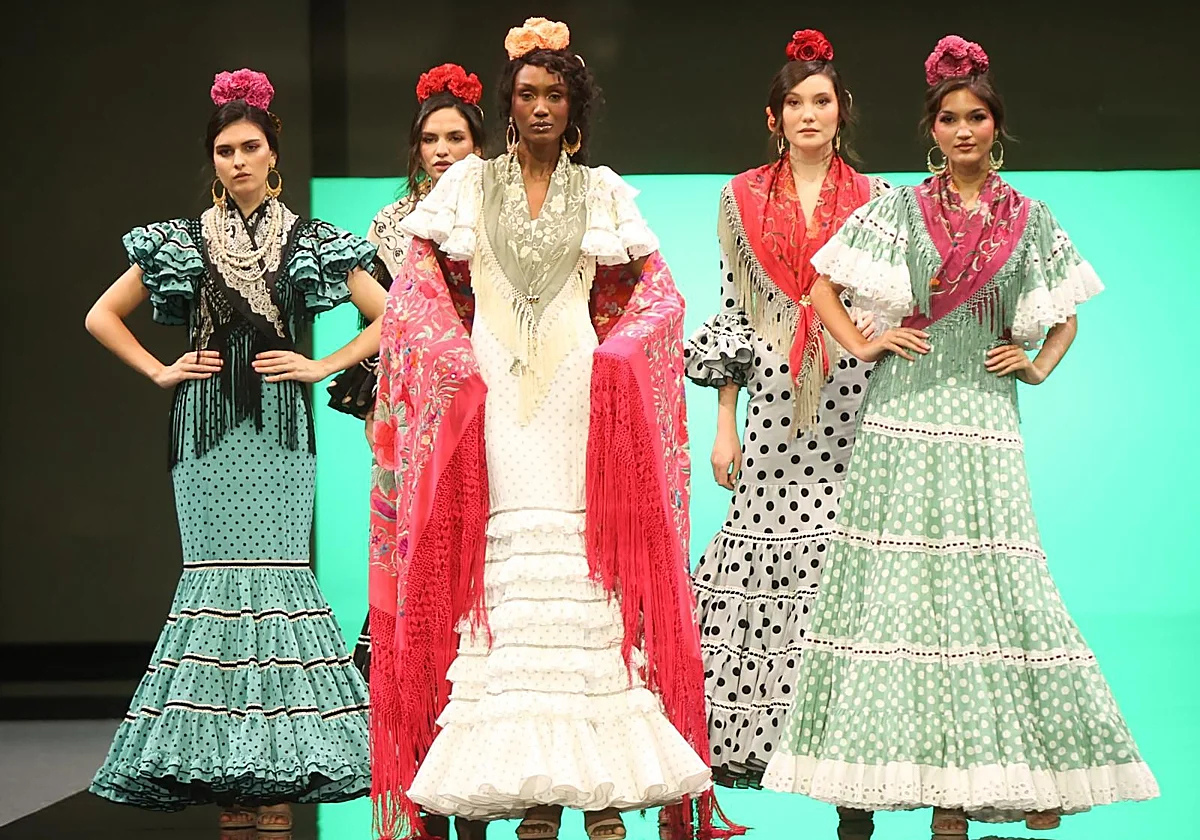 Defienden el uso del mantón de Cantillana para la Feria: “Estos flecos no se enredan ni se abren”