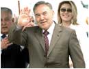  El presidente de Kazajst�n, Nurtult�n Nazarbayev, acompa�ado de su hija Aliya 