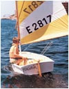 Navegando a bordo del "snipe" Fortunita durante un verano