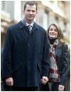 30/01/04. El Pr�ncipe de Asturias y Letizia Ort�z, posan para los medios durante su visita al Santuario de Covadonga.