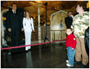 05/02/04. Presentaci�n en el Museo de Cera, de las figuras del Pr�ncipe Don Felipe y Do�a Letizia