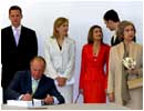 10/05/04. la Familia Real durante los actos de inauguraci�n de Forum 2004