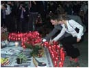 11/05/04. Don Felipe de Borb�n y Do�a Letizia depositan flores en Atocha para rendir homenaje a las v�timas de los atentados terroristas