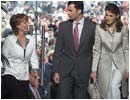 12/05/04. Don Felipe de Borb�n y Do�a Letizia, acompa�ados por Esperanza Aguirre, a su llegada a la Real Casa de Correos