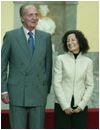 El Rey Don Juan Carlos junto a Paloma Rocasolano, madre de Letizia Ortiz
