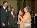 23/01/04. El Pr�ncipe de Asturias y su prometida, charlan con los visitantes de la exposici�n en el Museo del Prado