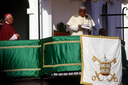 La visita de S.S. el Papa Juan Pablo II a la aldea en 1993 marc un hito en la historia del Roco
