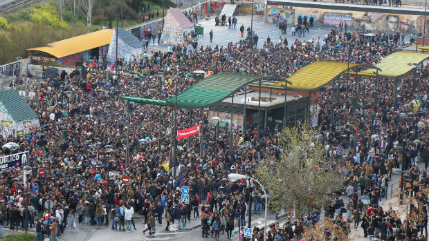 Macrobotellón en Granada Fiesta de la Primavera