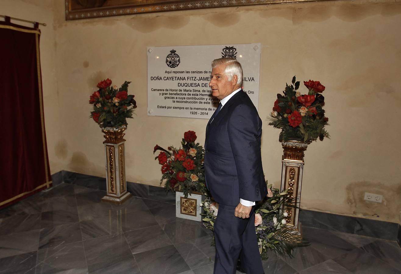 Alfonso Díez y el duque de Alba, juntos en la misa por la duquesa