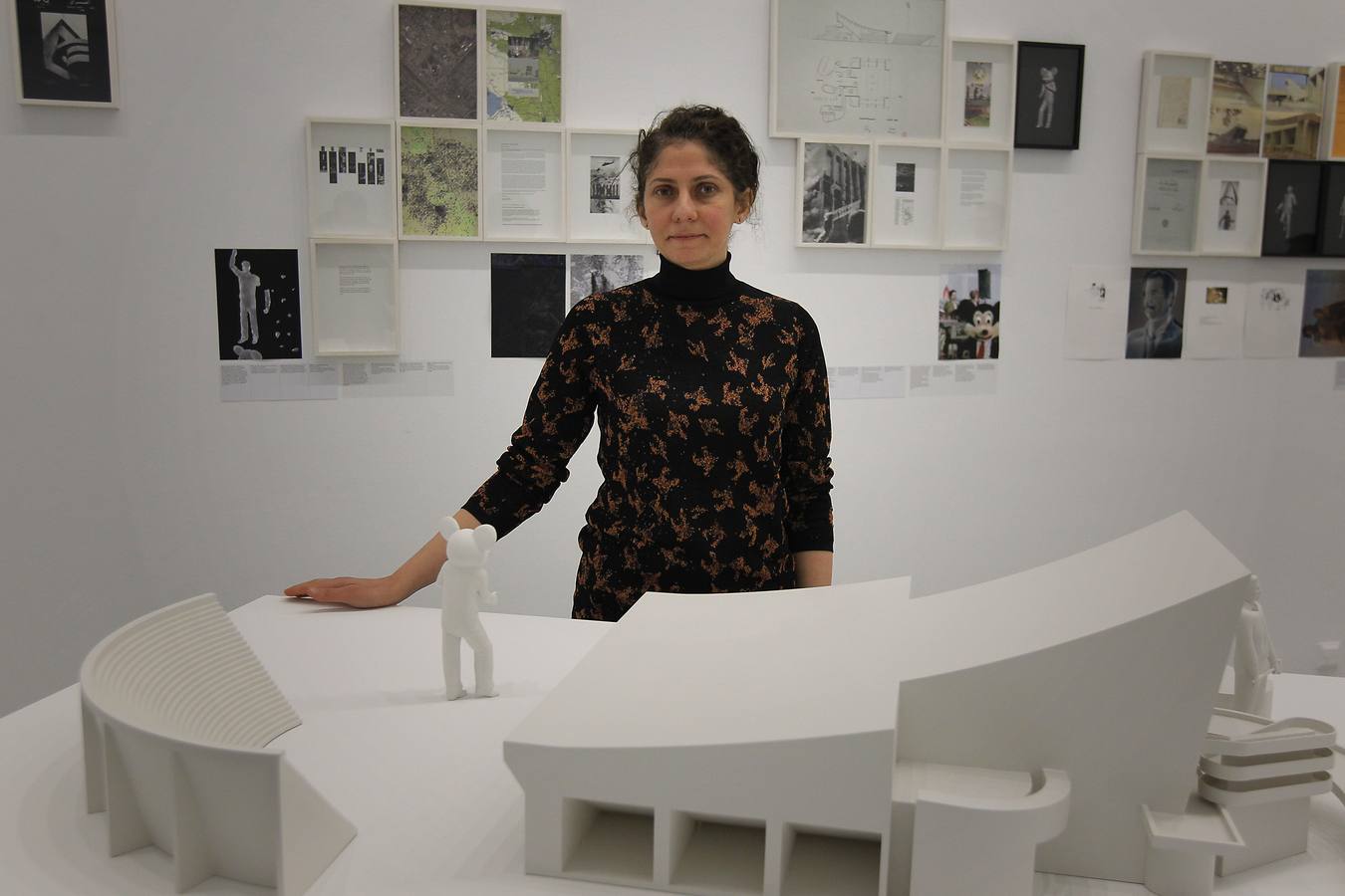 Ala Younis o la mirada del arte sobre la fallida modernidad de Oriente próximo