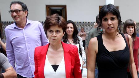 Miembros de Podemos Andalucía durante el día de la investidura de Díaz