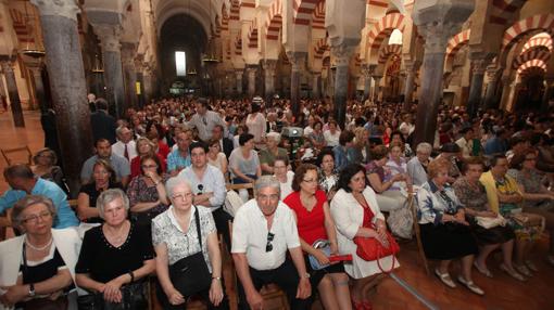 Asistentes al acto en la Catedral