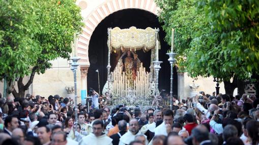 Procesión de la Virgen del Carmen tras su Coronación