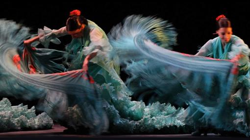 Dos componentes del Ballet Flamenco de Andalucía