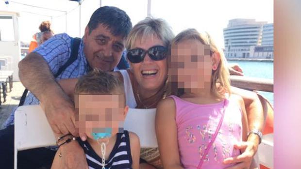 Francisco López Rodríguez, natural de Lanteira (Granada), junto a su familia. Es la primera víctima identificada del atentado en Las Ramblas de Barcelona.