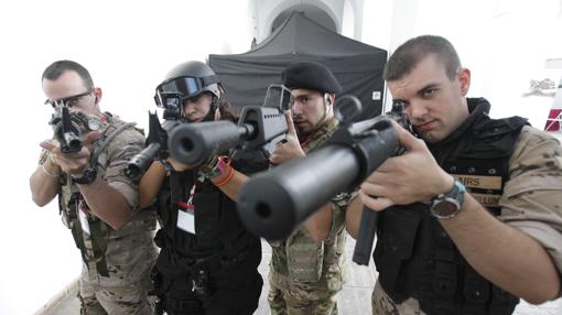 Algunas de las armas que se han podido ver en pasadas ediciones de Intercaza