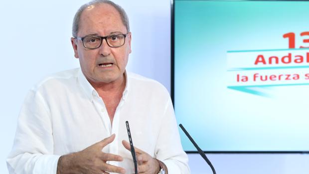 Juan Cornejo en rueda de prensa