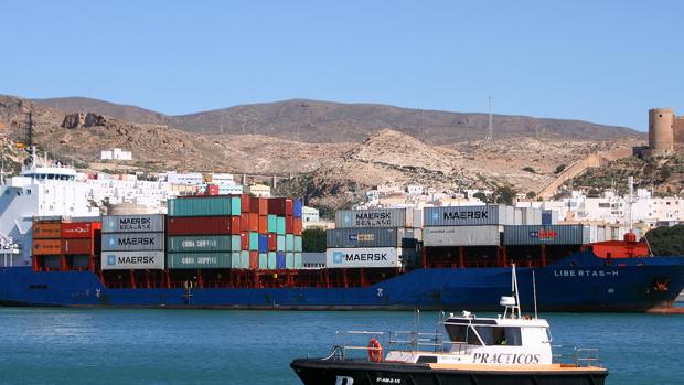 Maersk llega al Puerto de Almería de la mano de Cosentino.