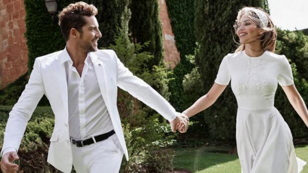 David Bisbal y Rosana Zanetti, que lleva el vestido de la diseñadora cordobesa Juana Martín