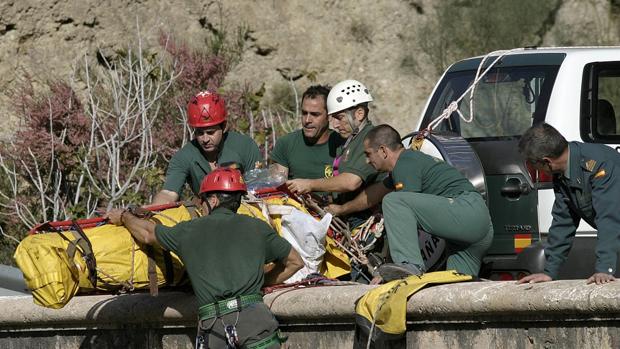 Rescate de una persona del fondo de un barranco