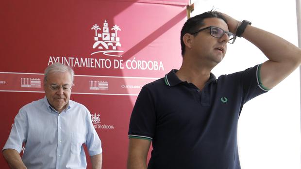 Emilio Aumente y Pedro García, en una rueda de prensa conjunta en el Ayuntamiento